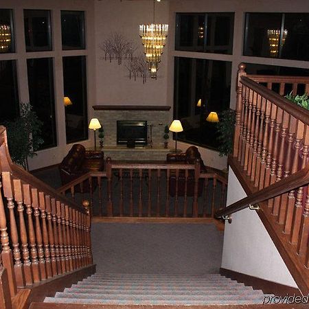 Saratoga Inn & Suites Cannon Falls Интерьер фото